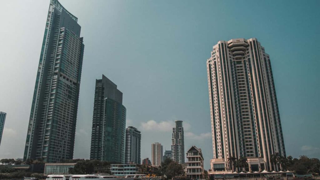 : Discord, creator content.