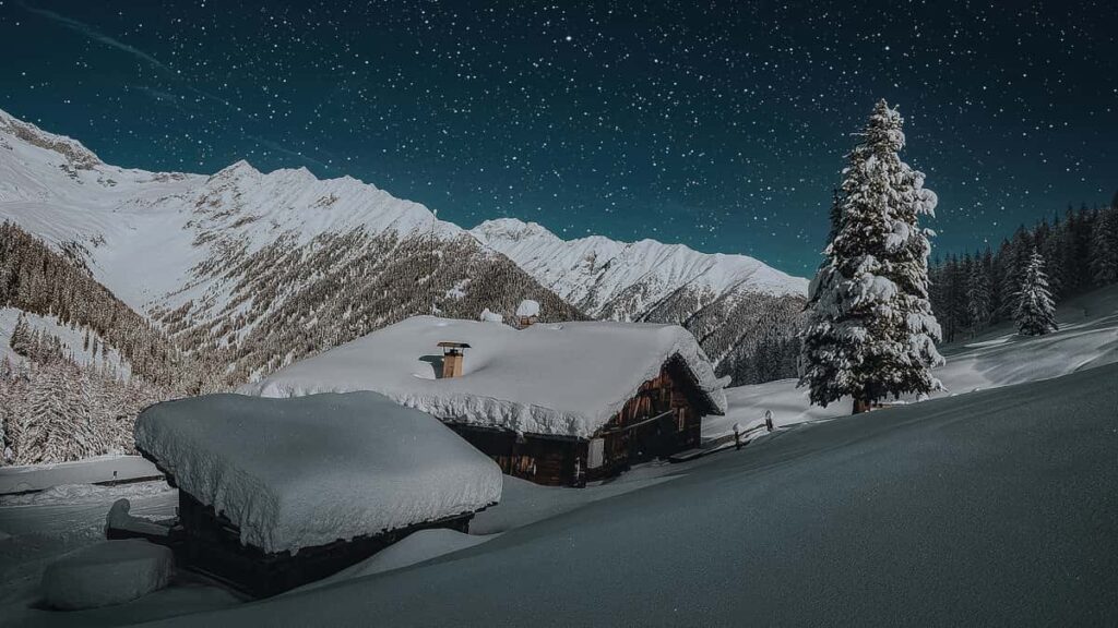 : , LinkedIn - . , 2025 .